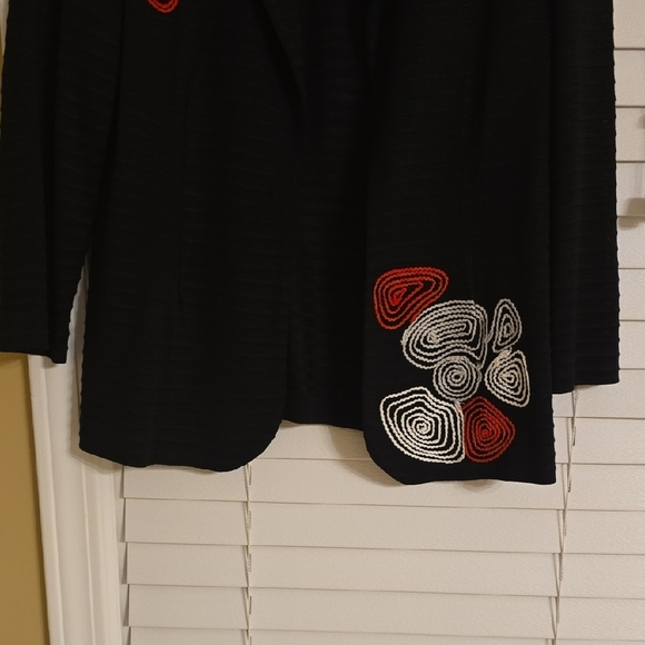 Ming Wang Black and Red Blazer with Decorative Patterns - Picture 4 of 11